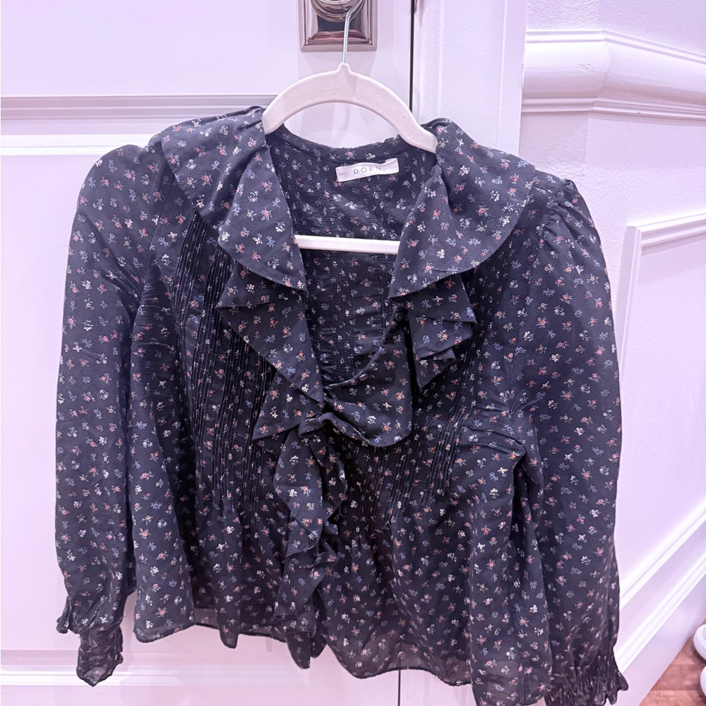 Doen Black Floral Ruffle Button-Down Blouse